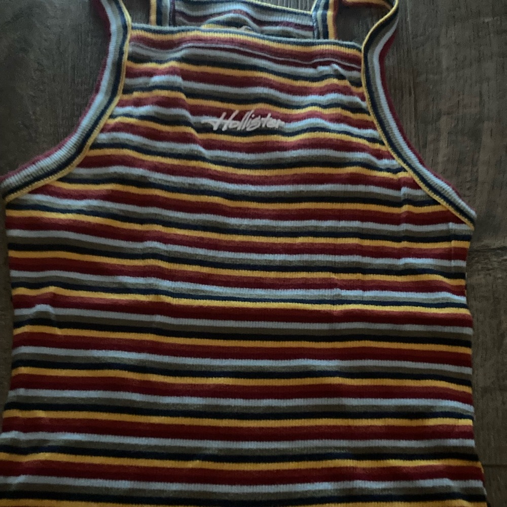 hollister shirt worn a few times brand new